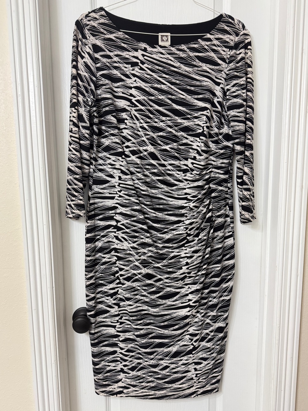 Anne Klein black white abstract midi sheath dress 3/4 sleeve side ruching 16